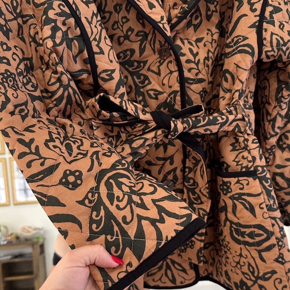 Bagatelle Women's Black and Brown Floral Blazer - Picture 5 of 6